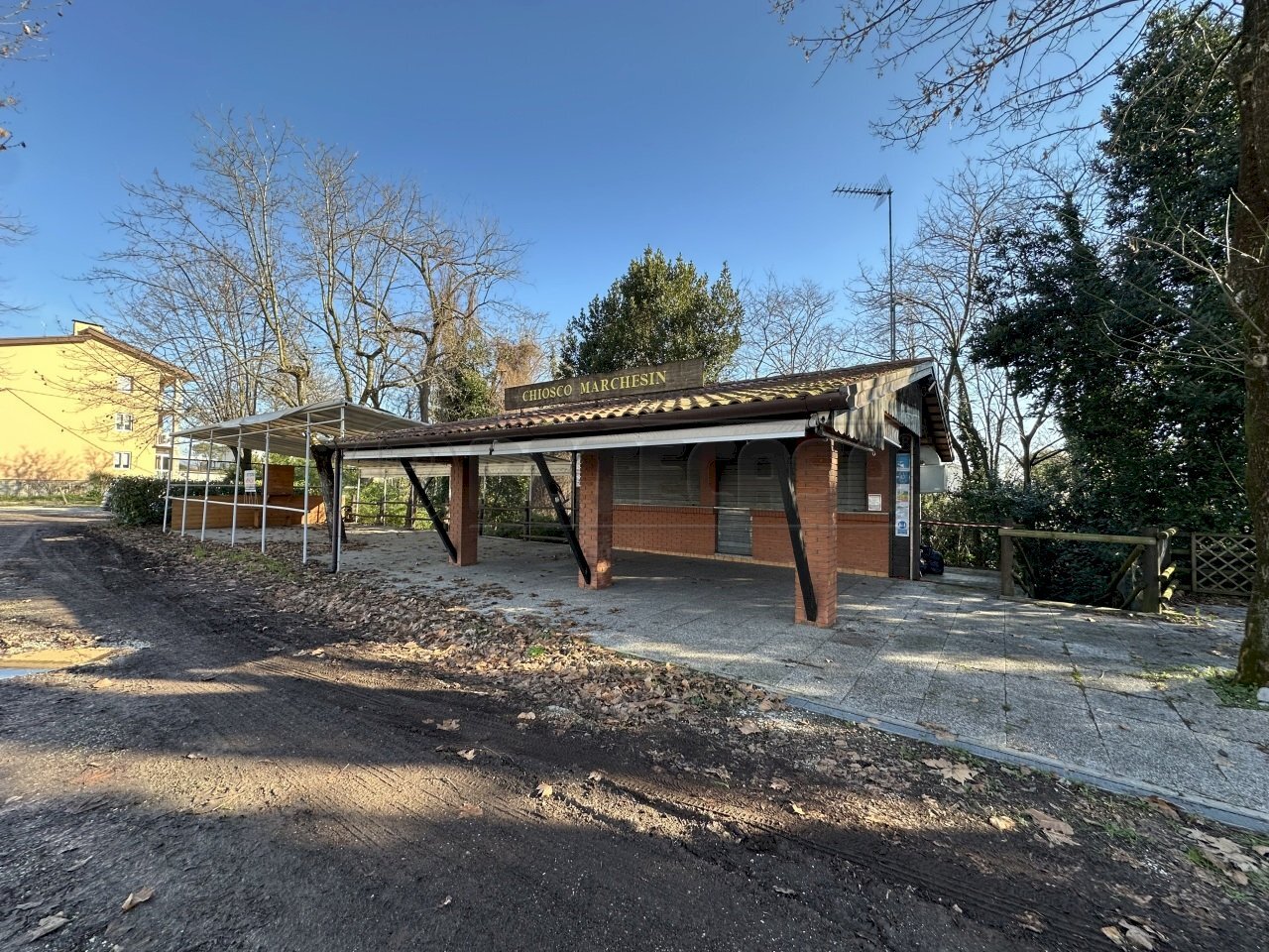 ESTERNI - Locale Commerciale Viale Taglio 14, Palmanova - foto 1