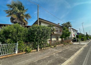 ESTERNI - Villa VIA CROSERE 69, Latisana - foto 19