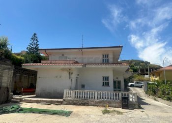 a6d63eed-fb4a-4cd4-8fc9-2d1e6df7378c.jpg - Villa Corso Telesio 71, Settingiano - foto 7