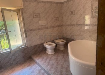 1c6b5ffa-2f7e-4c66-890c-235b1d5fa677.jpg - Villa Corso Telesio 71, Settingiano - foto 25