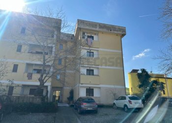 18b0e494-6470-4b7b-b942-fe24ad0a4bee.jpeg - Trilocale Via Martiri di Nassirya 2, San Floro - foto 1