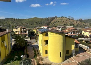 91feafa7-d865-4de5-8b81-2f10e04a7cda.jpeg - Trilocale Via Martiri di Nassirya 2, San Floro - foto 5