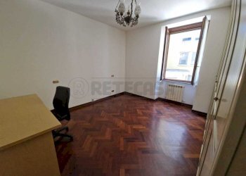 WhatsApp Image 2025-09-30 at 10.54.59.jpeg - Trilocale Via Bernardino Ricca, Cremona - foto 16