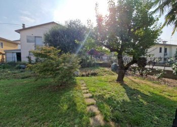 WhatsApp Image 2025-08-27 at 09.31.10 (3).jpeg - Villa Viale Europa, Acquanegra Cremonese - foto 27