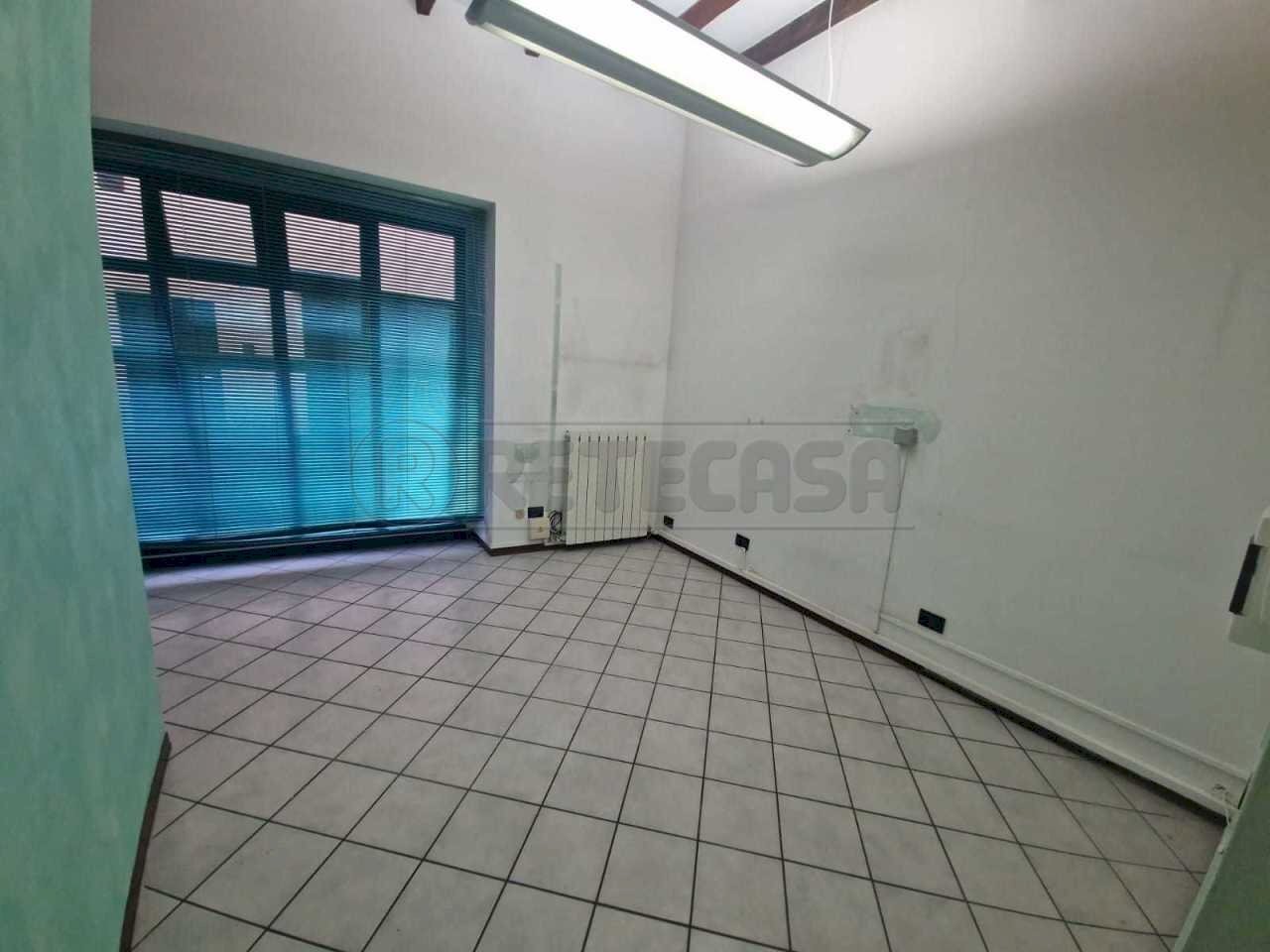 WhatsApp Image 2025-07-09 at 18.28.19 (4).jpeg - Locale Commerciale Via Chiara Novella, Cremona - foto 3