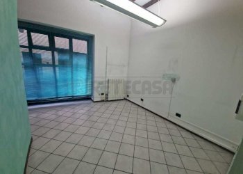 WhatsApp Image 2025-07-09 at 18.28.19 (4).jpeg - Locale Commerciale Via Chiara Novella, Cremona - foto 3