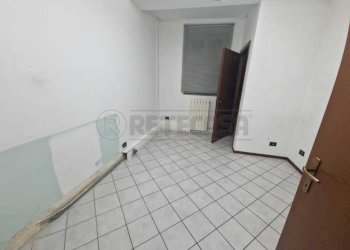 WhatsApp Image 2025-07-09 at 18.28.19.jpeg - Locale Commerciale Via Chiara Novella, Cremona - foto 11