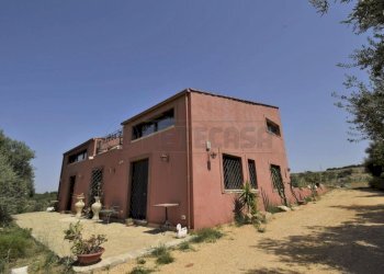 56d4d8c7-77c3-40a9-a488-13724b8e2cb1.JPG - Villa Menfi - foto 3