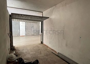 WhatsApp Image 2025-03-07 at 12.36.50(2).jpeg - Box Piazza Vittorio Bachelet 25, Maglie - foto 4