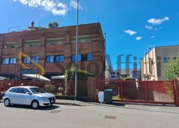 20250708_104521.jpg - Magazzino Via Monte Cevedale 70, Seveso - foto 1