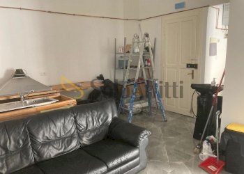 1.jpg - Locale Commerciale Via Lucania 49, Cesano Maderno - foto 5