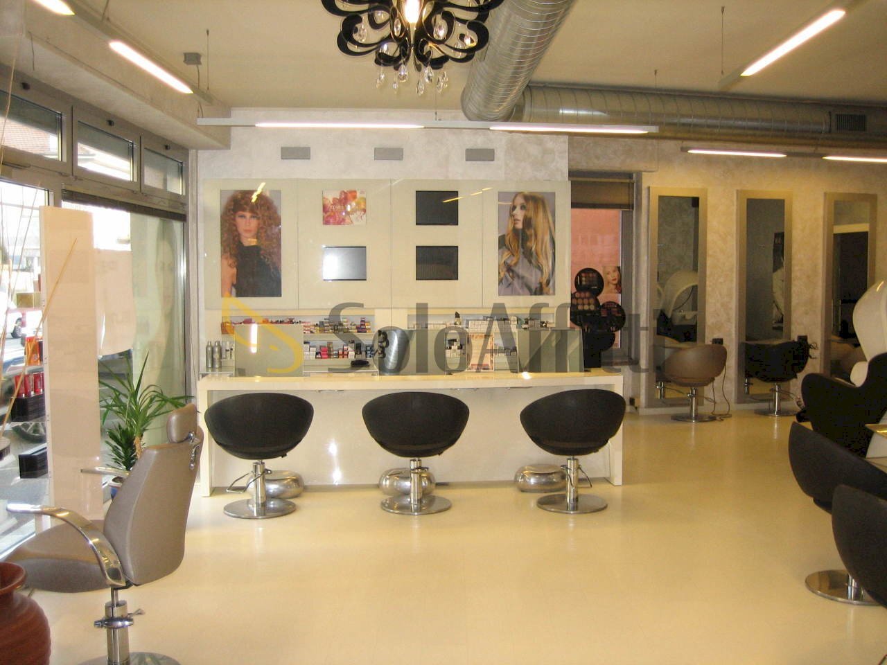 IMG_3219.JPG - Parrucchieri Uomo - Donna Corso Roma, Cesano Maderno - foto 1