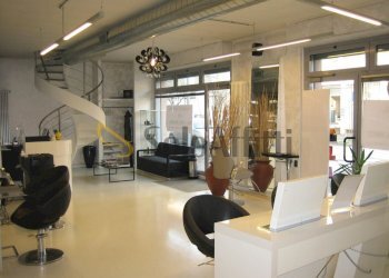 IMG_3211.JPG - Parrucchieri Uomo - Donna Corso Roma, Cesano Maderno - foto 13