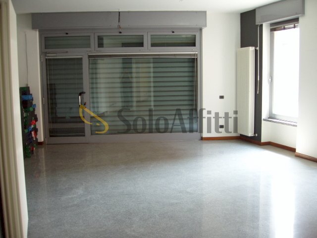 P6100026.JPG - Locale Commerciale Corso Roma 26, Cesano Maderno - foto 1