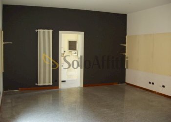 P6100031.JPG - Locale Commerciale Corso Roma 26, Cesano Maderno - foto 10