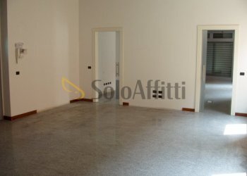 P6100034.JPG - Locale Commerciale Corso Roma 26, Cesano Maderno - foto 13