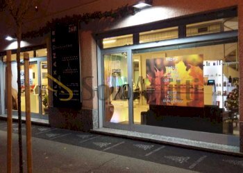 IMG-20181211-WA0008.jpg - Locale Commerciale Corso Roma 26, Cesano Maderno - foto 1