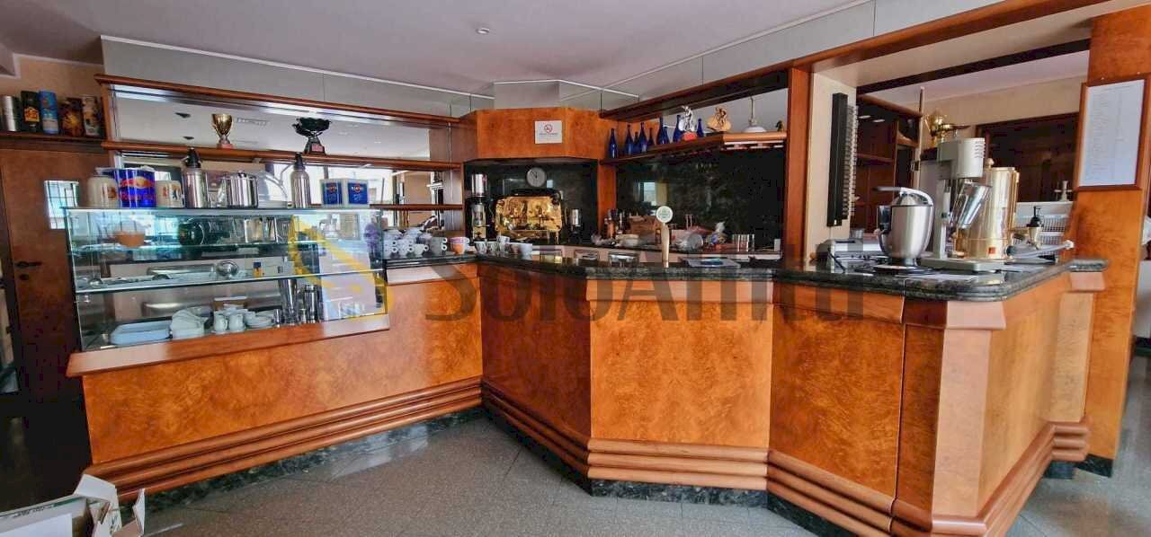 vano principale - Bar Tavola Calda - Fredda Via Cellaimo s.n.c., Bertinoro - foto 1