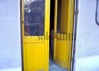 ACCESSO DAL CORTILE - Locale Commerciale Via Cavour 4, Settimo Torinese - foto 8