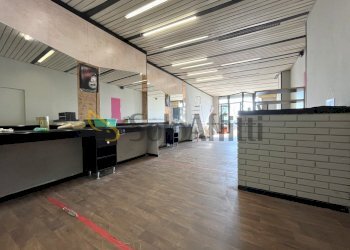 IMG_0582.JPG - Locale Commerciale Via Lungomare Stefano Pugliese 4747, Catanzaro - foto 5