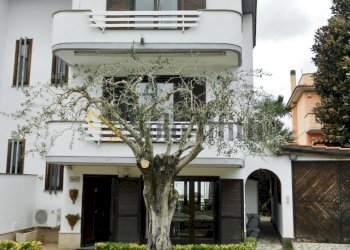 Fiumicino, Fregene - villa indipendente - Villa a Schiera Via Fiorenzuola di Focara, Fiumicino - foto 3