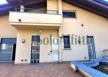 veduta della casa.jpg - Trilocale Via Trebbia, Parabiago - foto 1