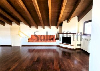 zona living piano superiore.jpg - Trilocale Via Trebbia, Parabiago - foto 10