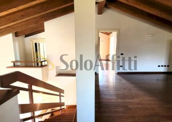 zona living piano superiore.jpg - Trilocale Via Trebbia, Parabiago - foto 12