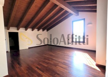 Camera matrimoniale piano superiore.jpg - Trilocale Via Trebbia, Parabiago - foto 23