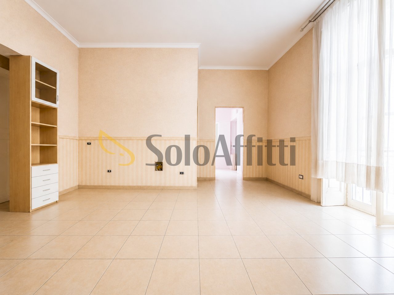 Soggiorno - Three-room apartment Via Brombeis, Napoli - photo 2