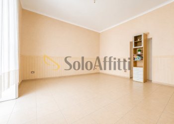 Soggiorno - Three-room apartment Via Brombeis, Napoli - photo 3