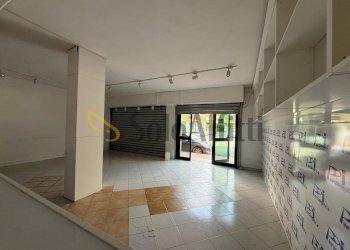 IMG-20250905-WA0018.jpg - Locale Commerciale Via John Fitzgerald Kennedy 28, Caserta - foto 7