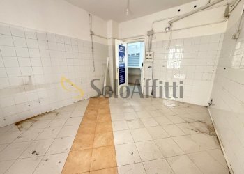 IMG-20250905-WA0019.jpg - Locale Commerciale Via John Fitzgerald Kennedy 28, Caserta - foto 8