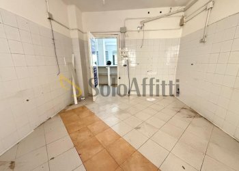 IMG-20250905-WA0020.jpg - Locale Commerciale Via John Fitzgerald Kennedy 28, Caserta - foto 9