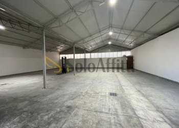 IMG-20250711-WA0001.jpg - Magazzino Via Mastrilli, Maddaloni - foto 3