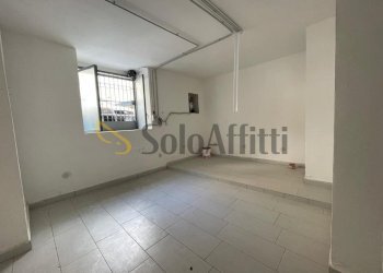 IMG-20250519-WA0037.jpg - Locale Commerciale Via Generale Alberto Pollio 10, Caserta - foto 3