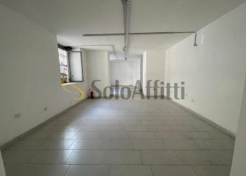 IMG-20250519-WA0042.jpg - Locale Commerciale Via Generale Alberto Pollio 10, Caserta - foto 7