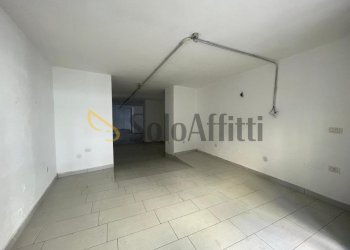 IMG-20250519-WA0047.jpg - Locale Commerciale Via Generale Alberto Pollio 10, Caserta - foto 8