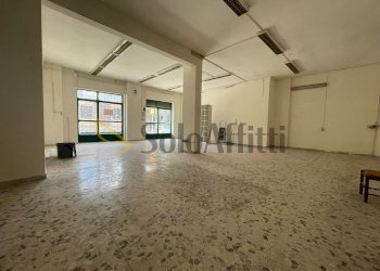 IMG-20250507-WA0006.jpg - Locale Commerciale Via Emanuele Campolongo, Maddaloni - foto 3