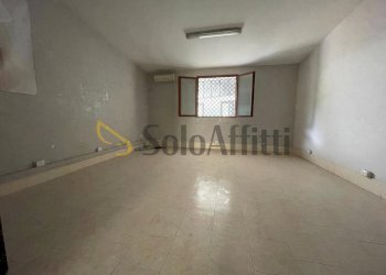 IMG-20250514-WA0019.jpg - Ufficio Via Napoli 36, Maddaloni - foto 4