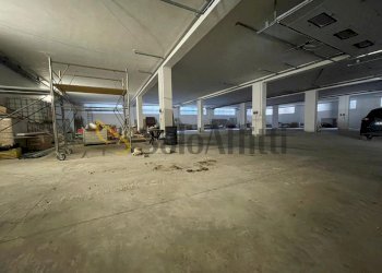 IMG-20250513-WA0017.jpg - Magazzino Maddaloni - foto 4