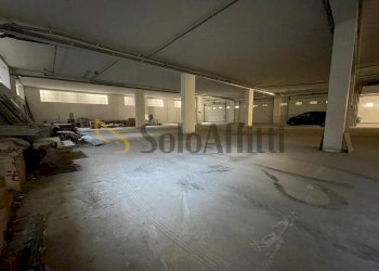 IMG-20250513-WA0019.jpg - Magazzino Maddaloni - foto 5