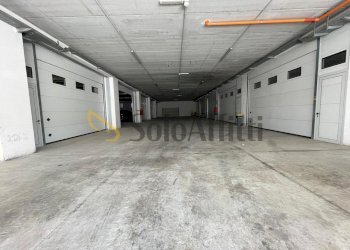 IMG-20250513-WA0020.jpg - Magazzino Maddaloni - foto 6