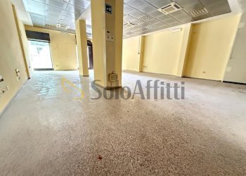 IMG-20250506-WA0017.jpg - Locale Commerciale Via Giulio Antonio Acquaviva 36a, Caserta - foto 2