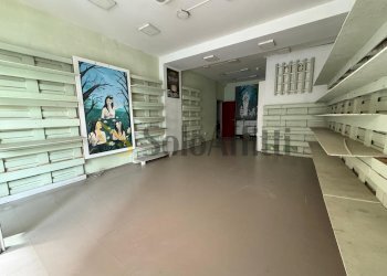 IMG-20250506-WA0009.jpg - Locale Commerciale Via Renato de Martino 4, Caserta - foto 1