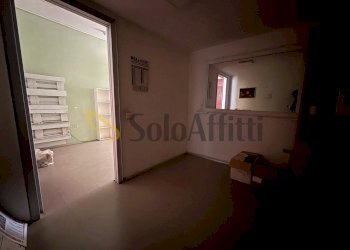 IMG-20250506-WA0005.jpg - Locale Commerciale Via Renato de Martino 4, Caserta - foto 7