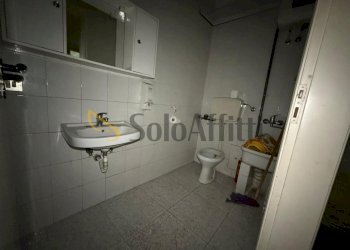 IMG-20250506-WA0004.jpg - Locale Commerciale Via Renato de Martino 4, Caserta - foto 9