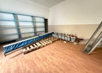 IMG-20250424-WA0094.jpg - Locale Commerciale Via Giulio Antonio Acquaviva 226, Caserta - foto 10