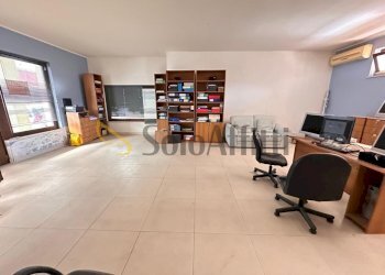 IMG-20250207-WA0001.jpg - Commercial Premises Via Giulio Foglia 88, Marcianise - photo 2