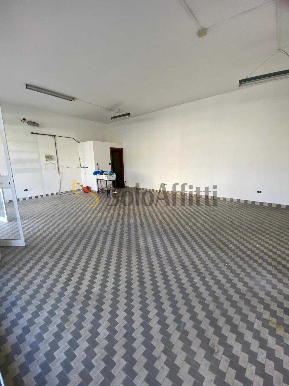 IMG-20250724-WA0042.jpg - Laboratorio Via Pietro Sacconi 3, Rimini - foto 3